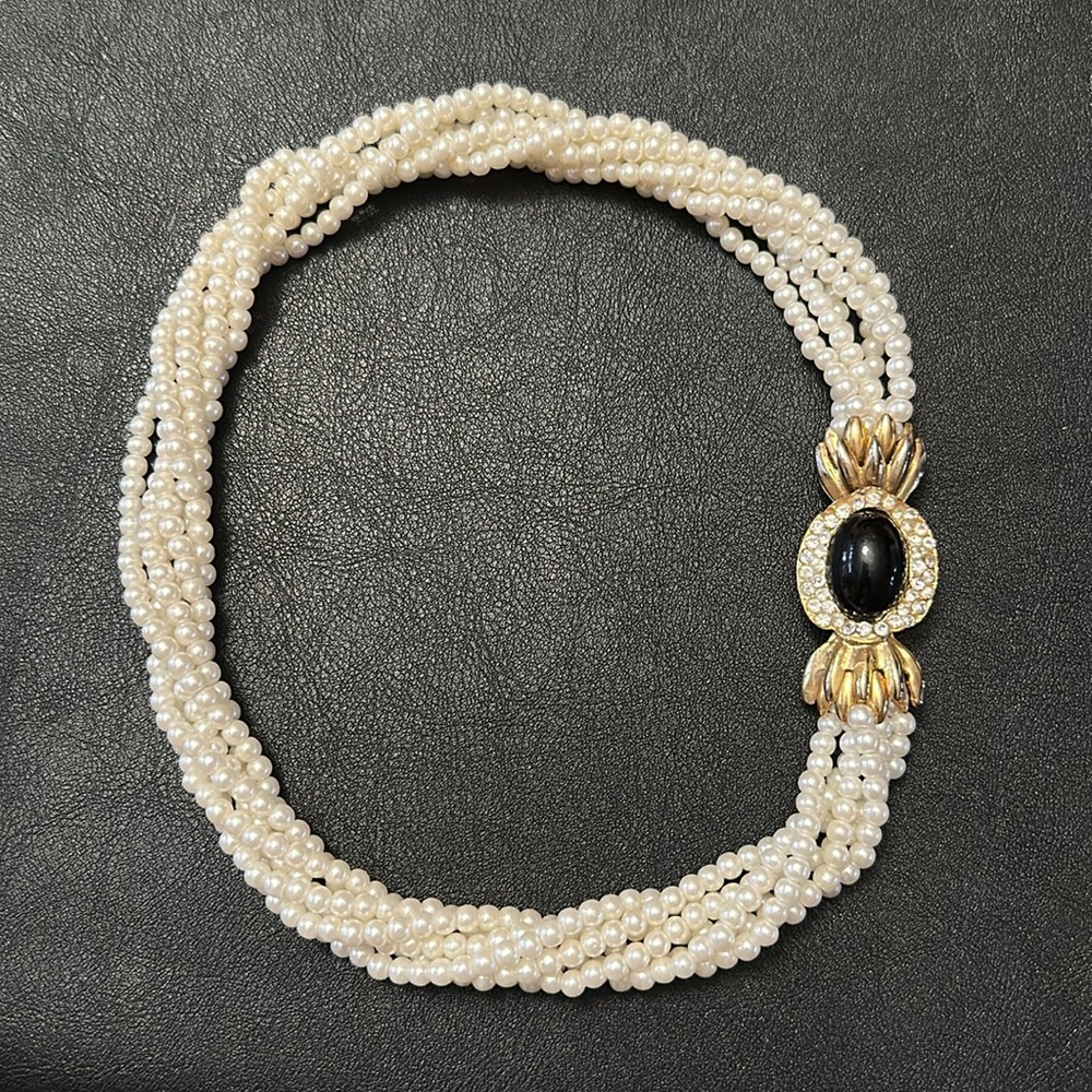 Korea Multiple Strand Faux Pearls W/ Black Glass & Rhinestone Clasp VTG Necklace - Picture 13 of 16